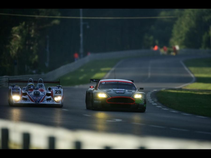  Aston Martin DBR9 Le Mans Winner 2007 года  (фото 6 из 21)